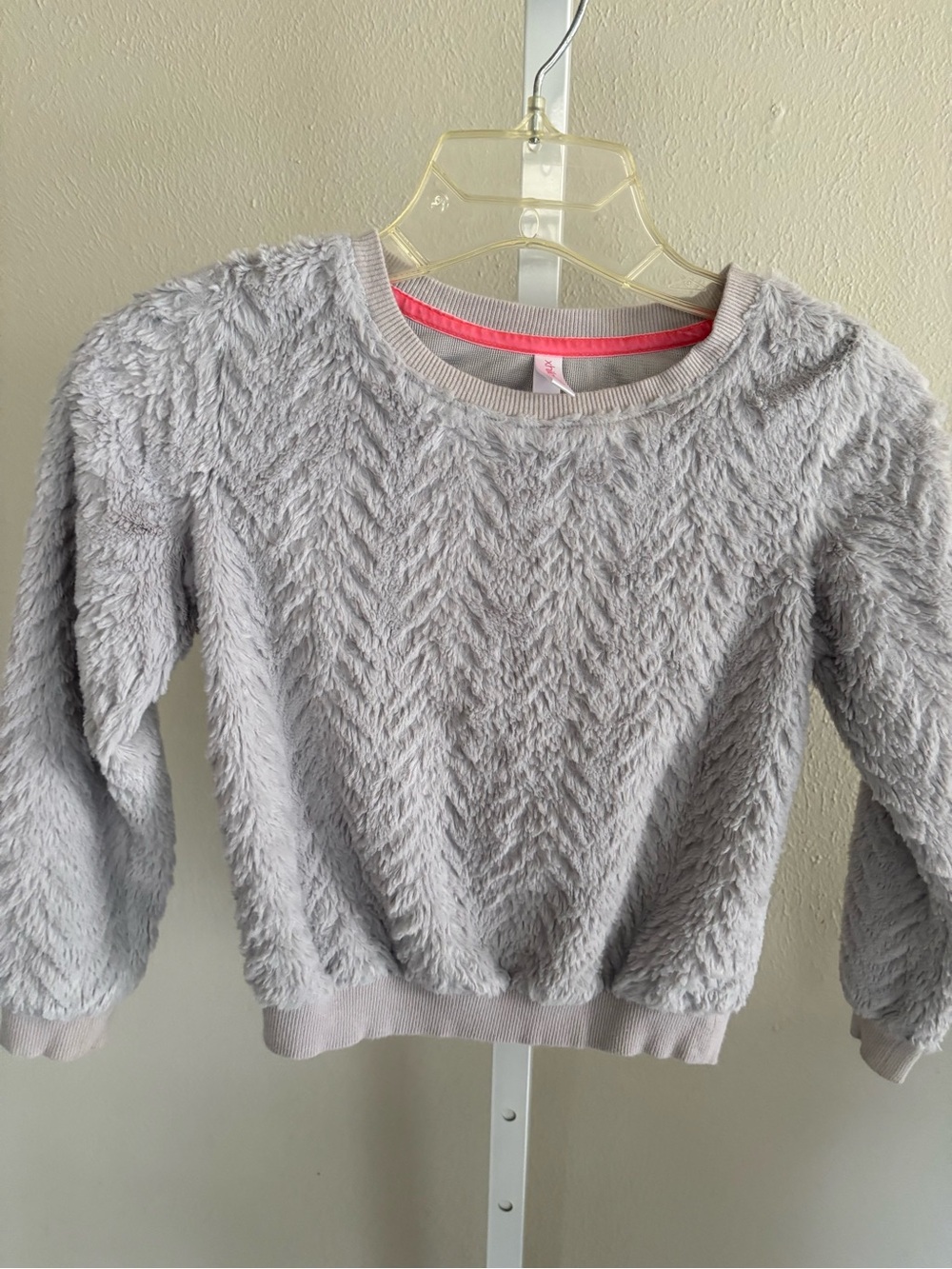 Xhilaration Light Gray Fuzzy Pullover with Pink Trim